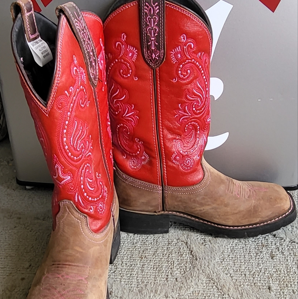 Women's red square toe boots with pink thread size 8M